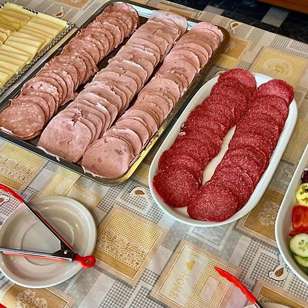 Siraly Hotel Balatonlelle Kültér fotó