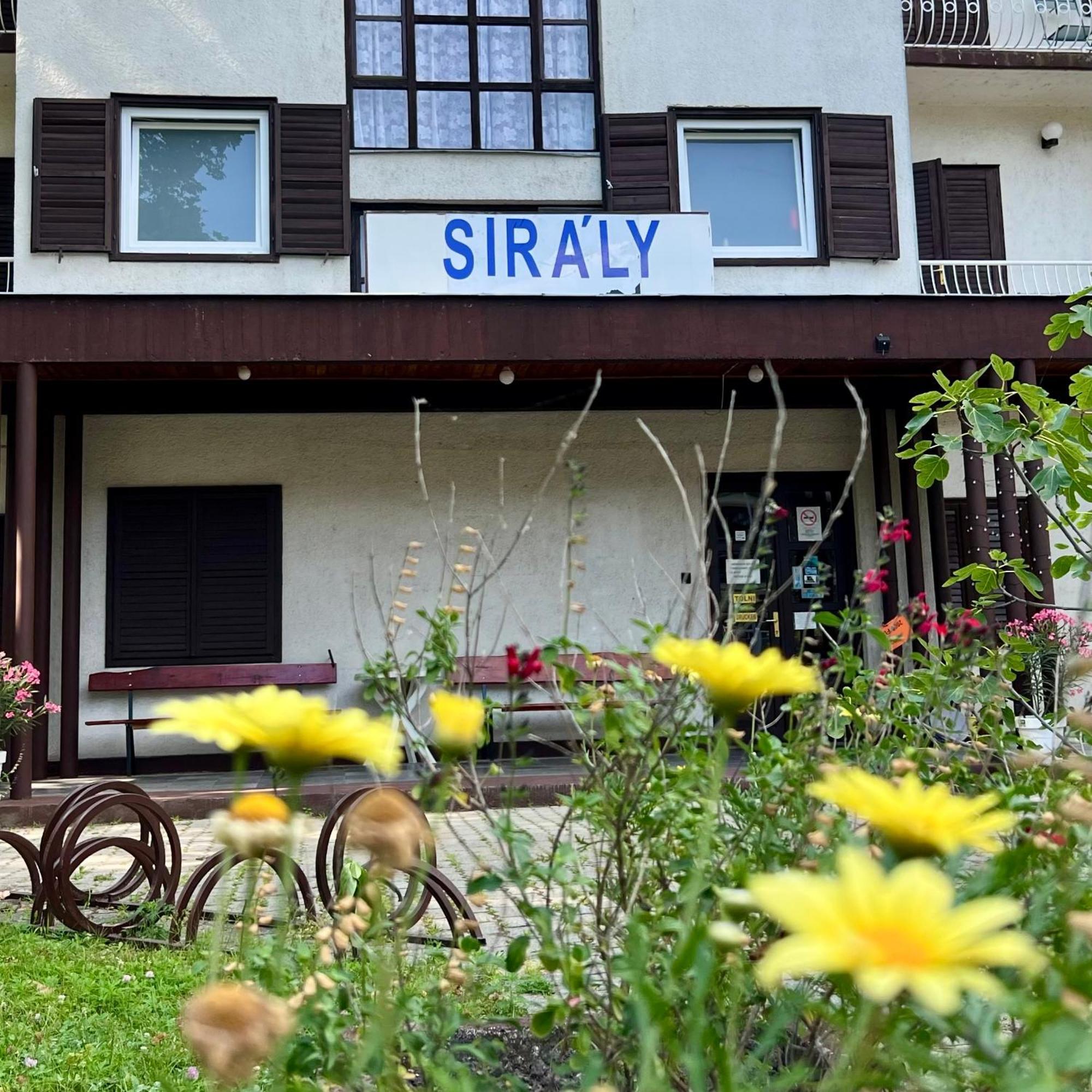 Siraly Hotel Balatonlelle Kültér fotó